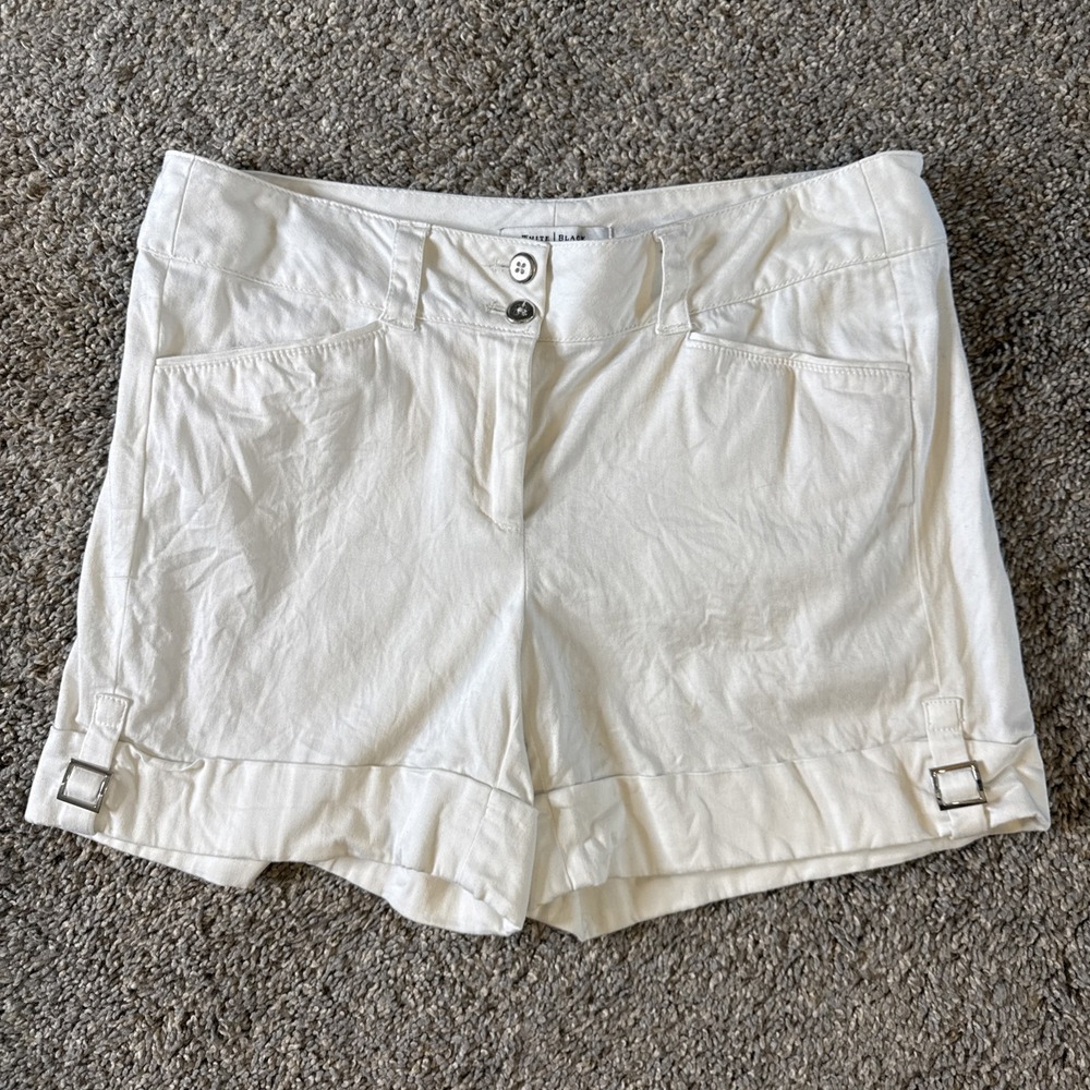 White House Black Market Women's White Flat Front Cuffed Shorts Casual Sz 4